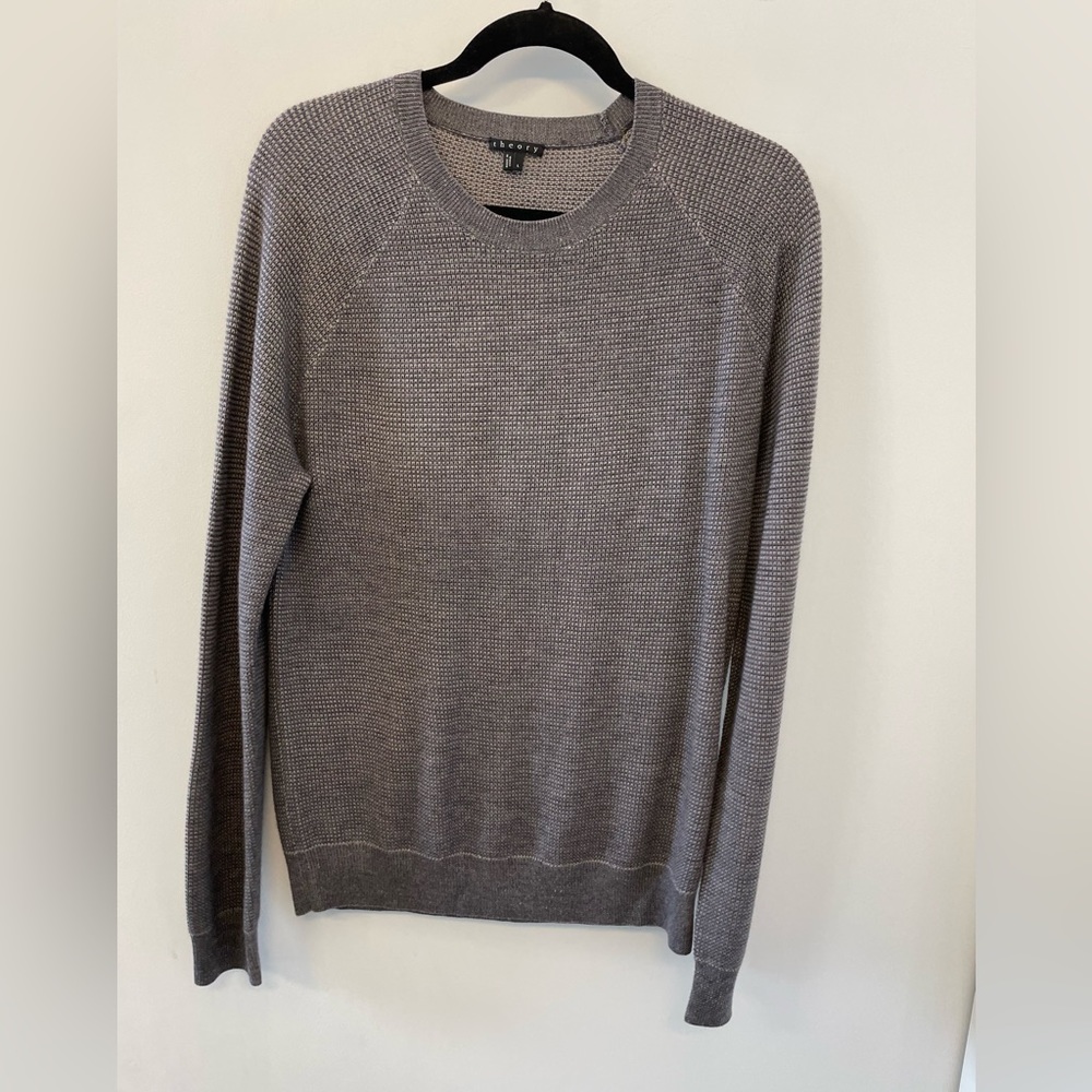 Men’s theory knit long sleeve sweater size large